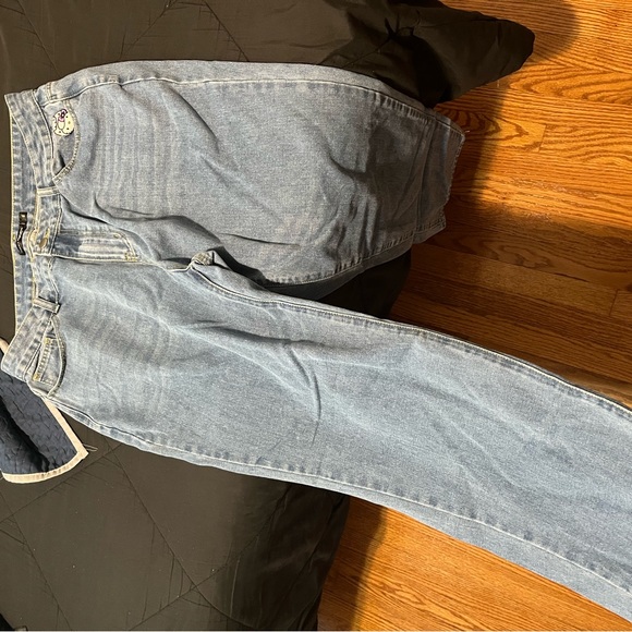Hello kitty jeans - Picture 3 of 6